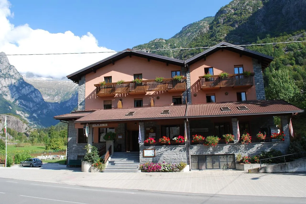 Hotel Ristorante Miramonti Val Masino 3*,